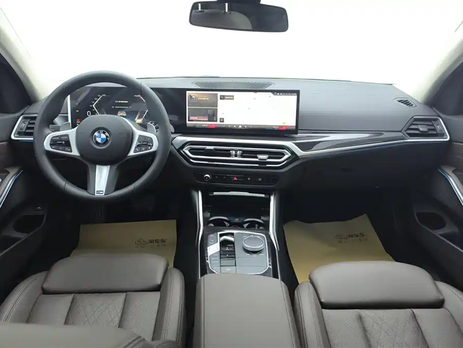 BMW 3 Series 2024 — фото 12