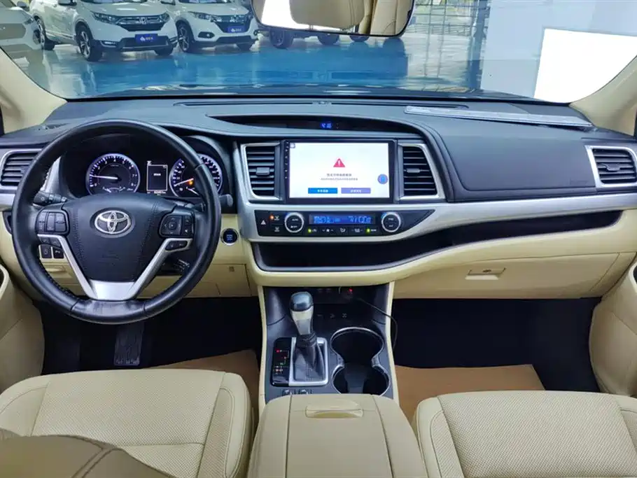 Toyota Highlander 2020 — фото 12