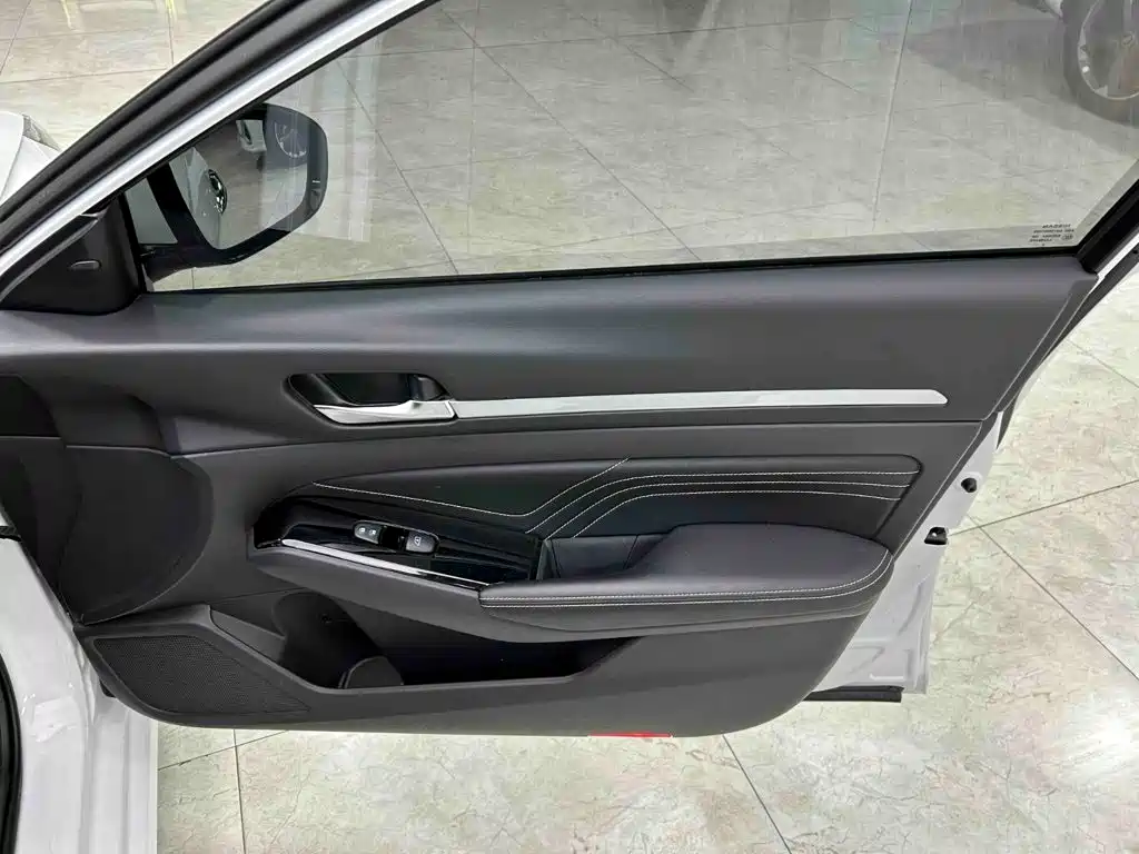 Nissan Teana 2024 — фото 12