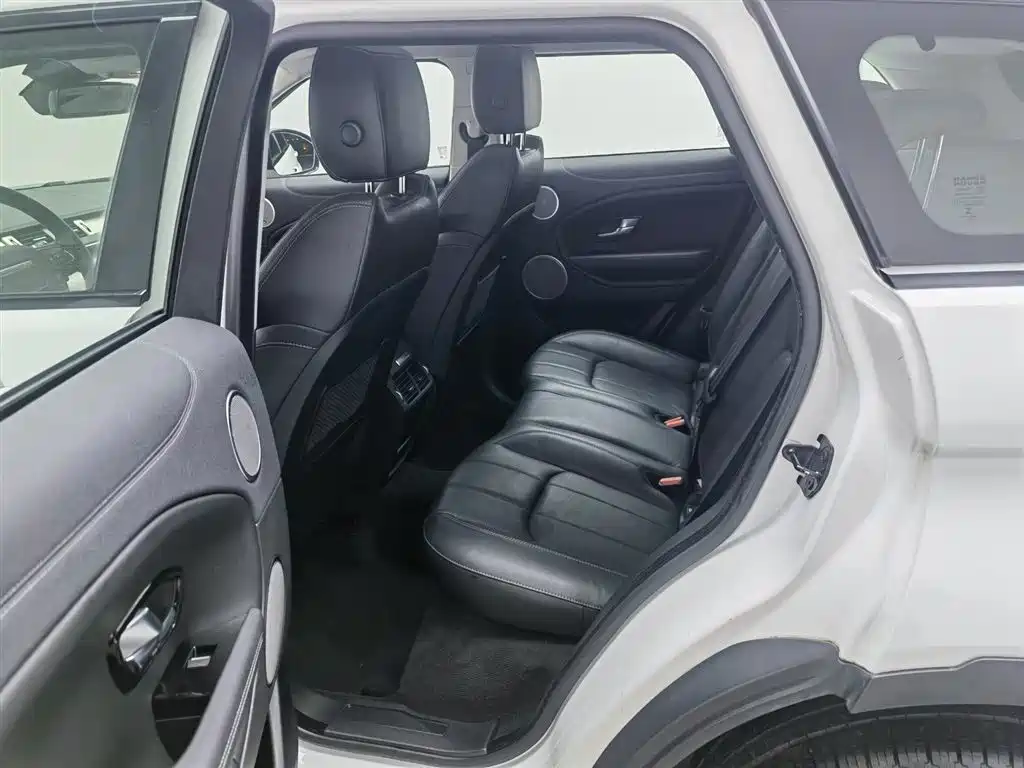 Land Rover Evoque 2018 — фото 15