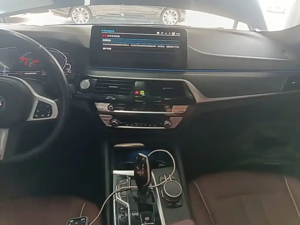 BMW 5 Series New Energy 2022 — фото 13