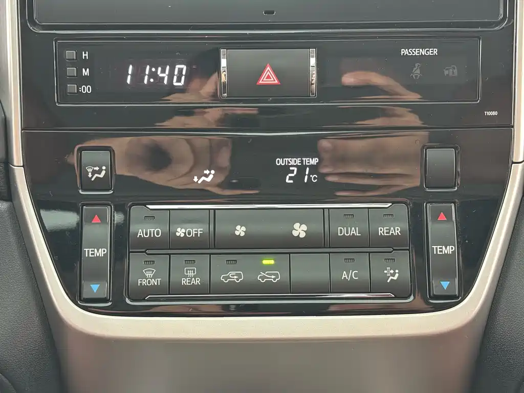 Toyota Land Cruiser 2018 — фото 18