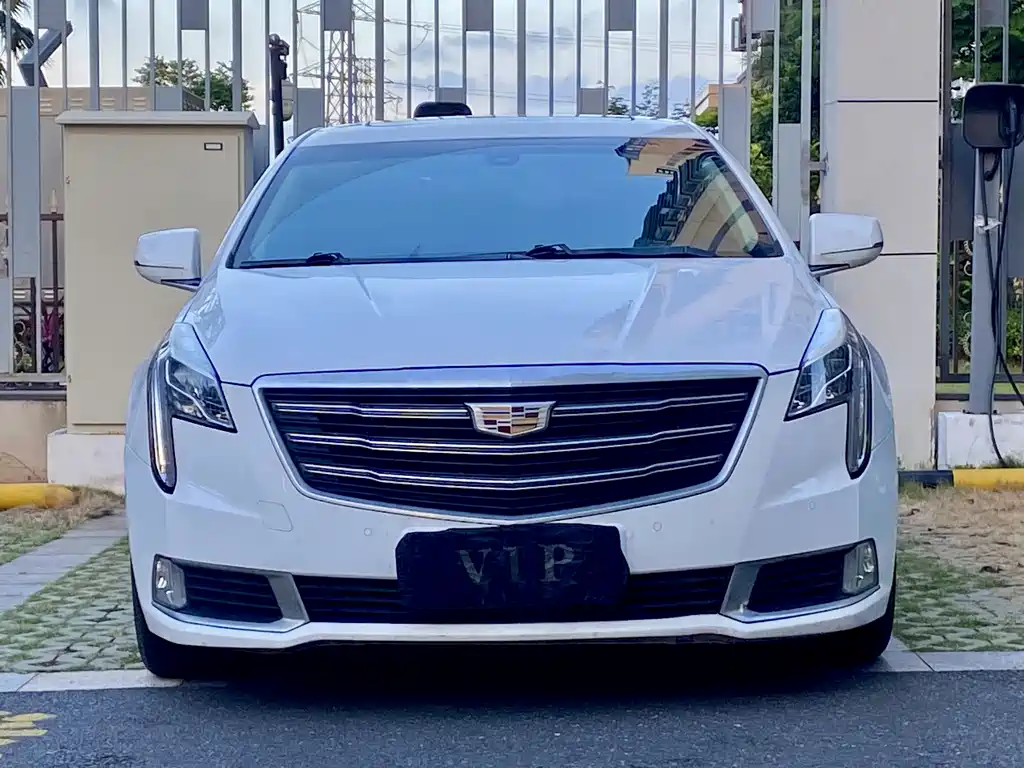 Cadillac XTS 2018 — фото 2
