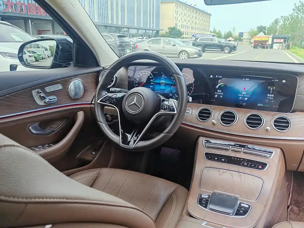 Mercedes-Benz E-Class 2023 — фото 6