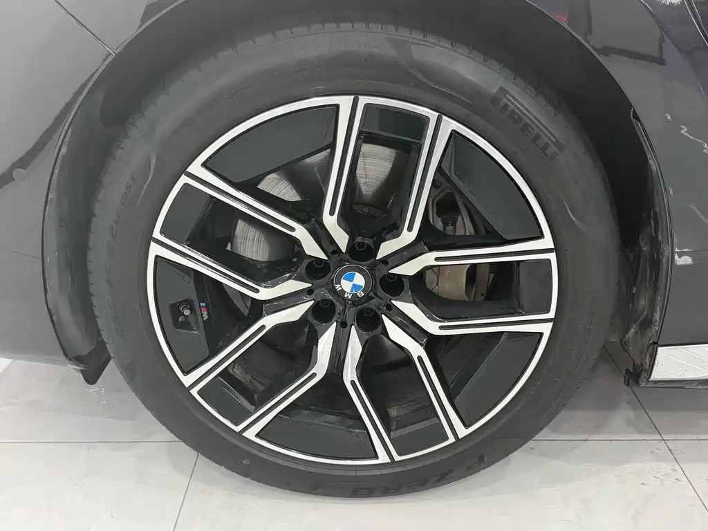 BMW i7 2024 — фото 8