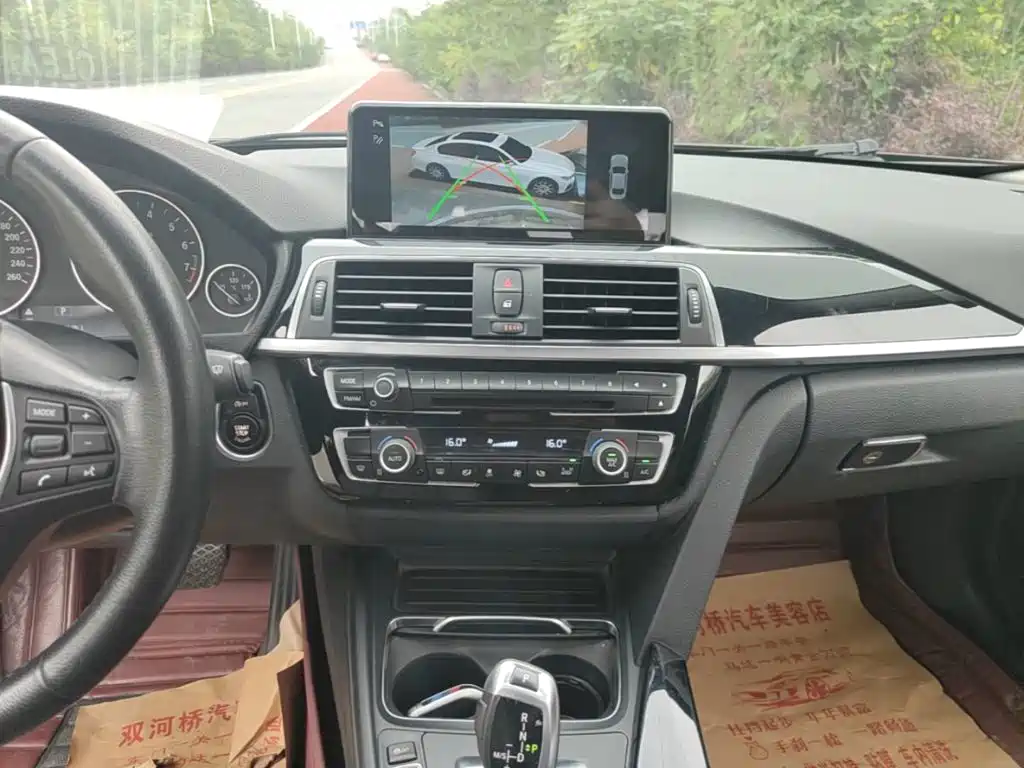 BMW 3 Series 2017 — фото 13