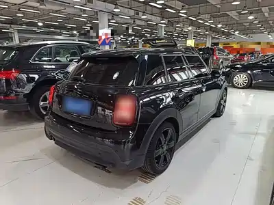 MINI MINI 2023