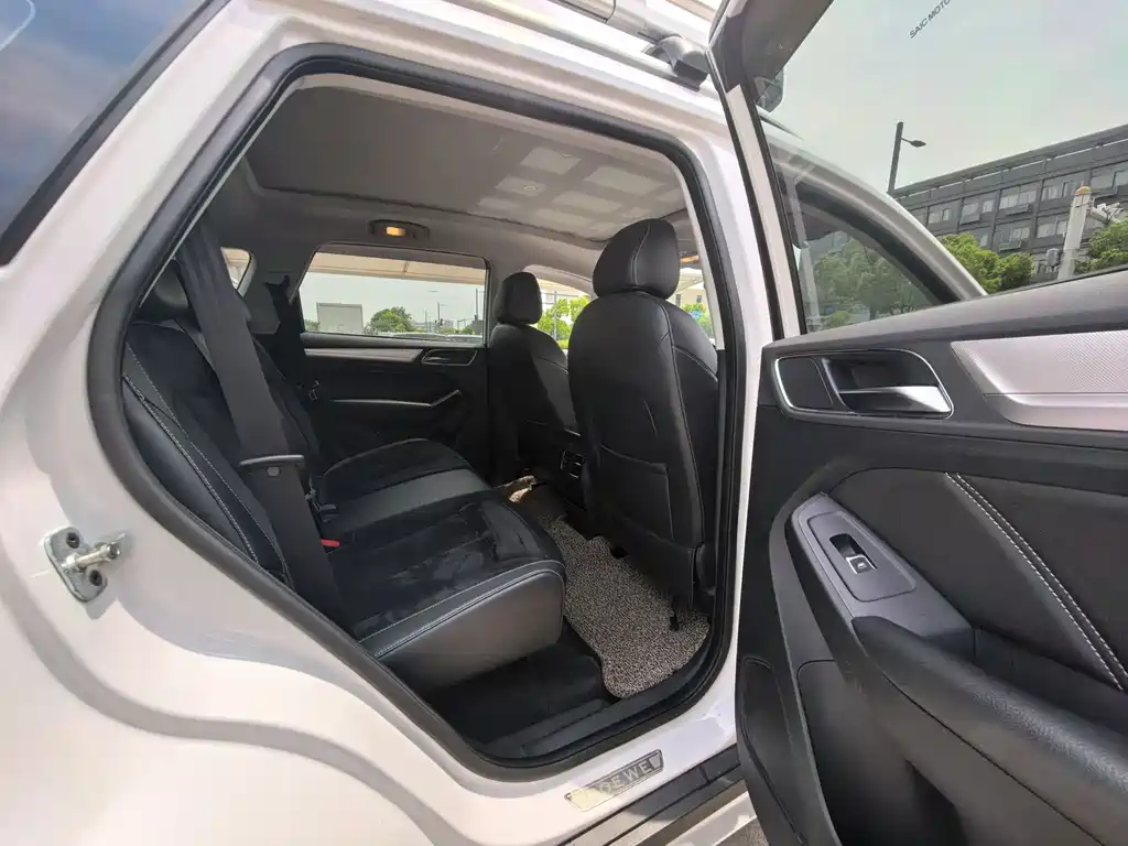 Roewe RX5 New Energy 2018 — фото 14