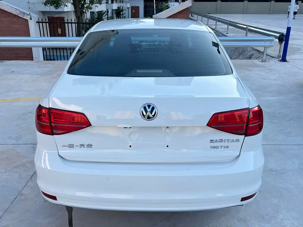 Volkswagen Sagitar 2018