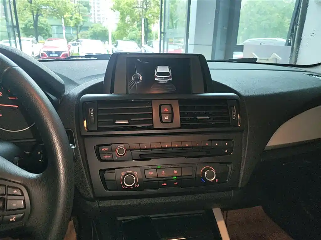 BMW 1 Series 2015 — фото 13