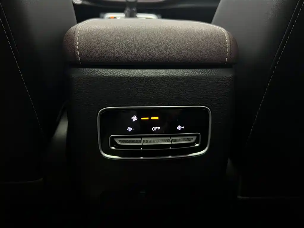 GAC Motor Trumpchi M6 2022 — фото 13