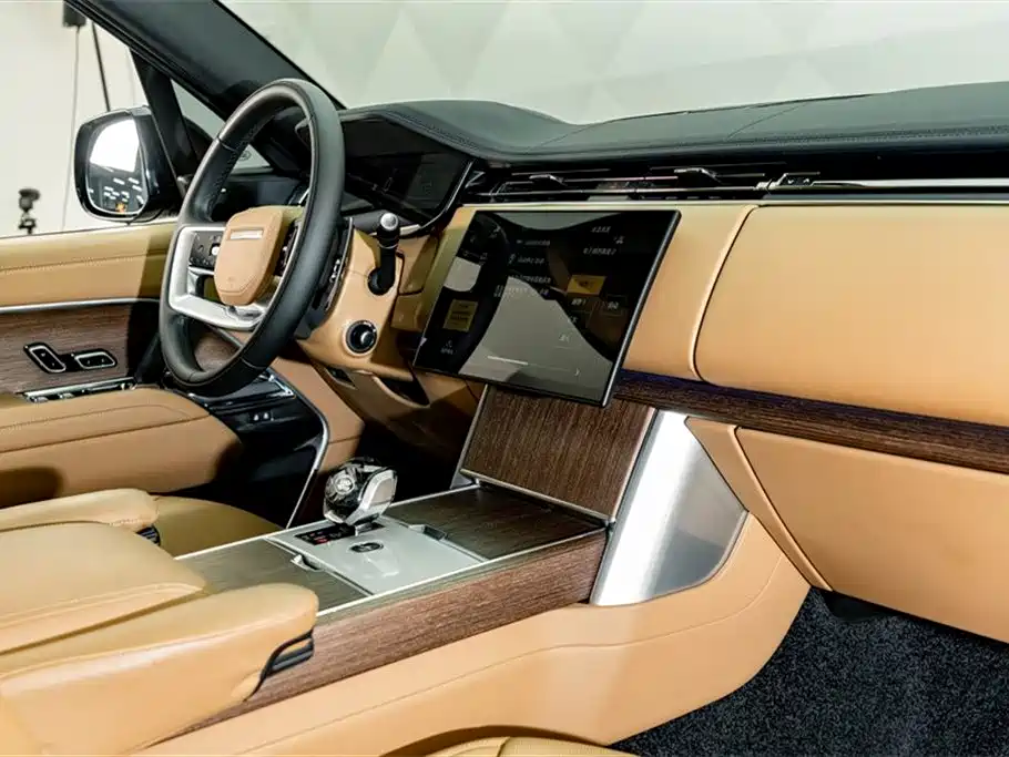 Land Rover Range Rover 2024 — фото 18