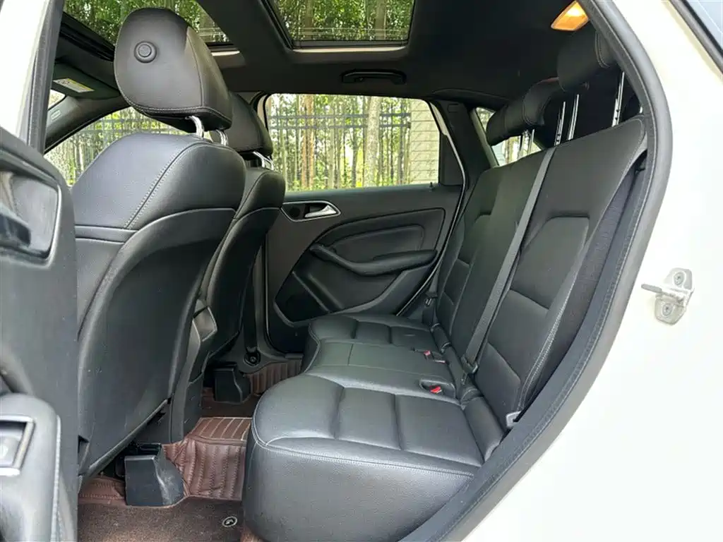 Mercedes-Benz B-Class 2017 — фото 15