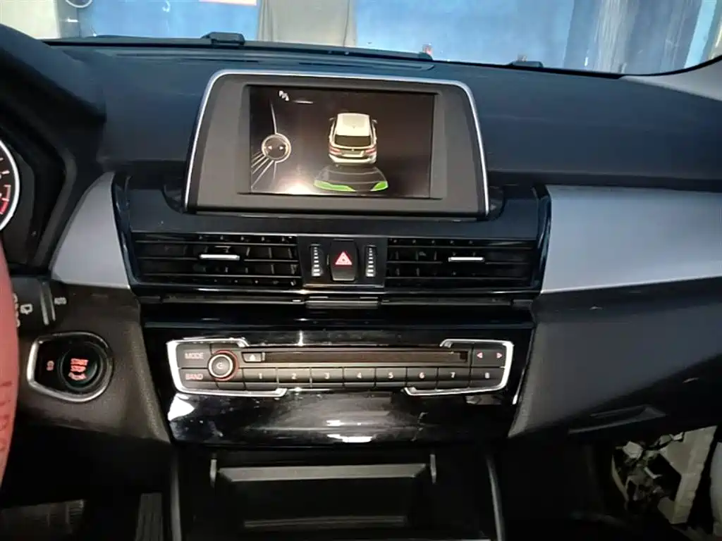 BMW 2 Series Active Tourer 2016 — фото 13