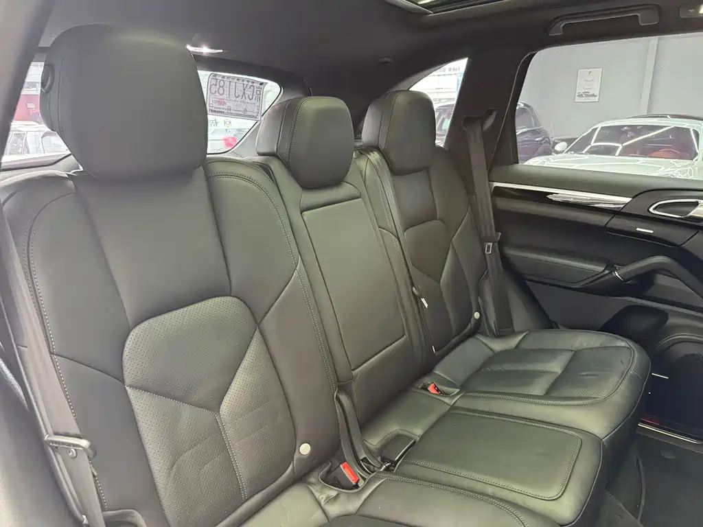 Porsche Cayenne 2015 — фото 17