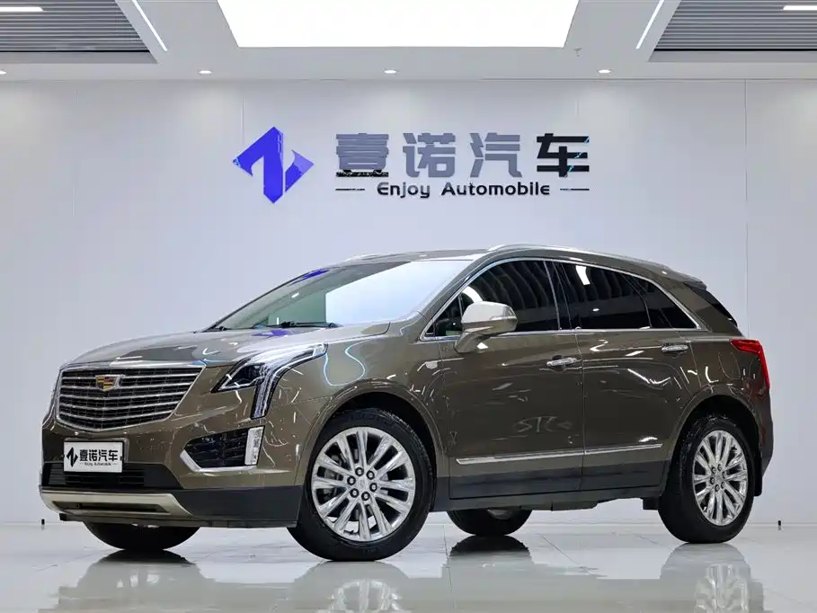 Cadillac XT5 2017 — фото 1