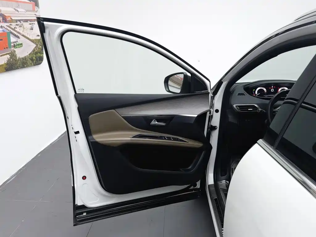 Peugeot 5008 2017 — фото 8