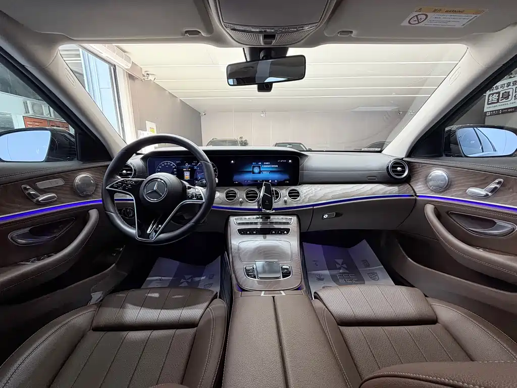 Mercedes-Benz E-Class 2022 — фото 12