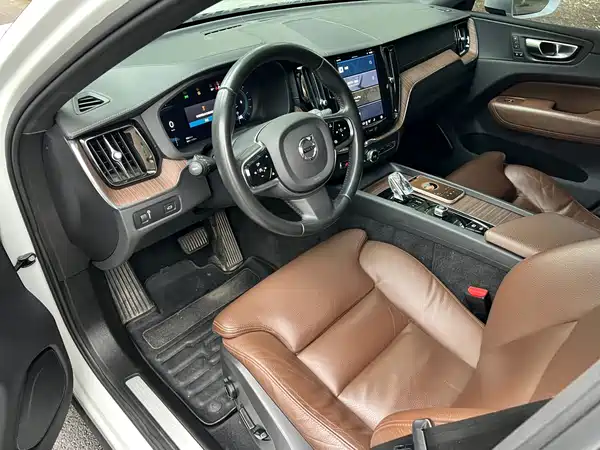 Volvo XC60 2022