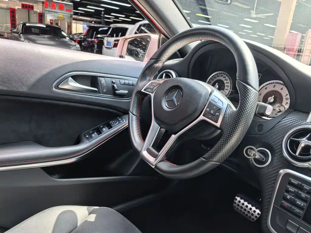 Mercedes-Benz A-Class 2015 — фото 22