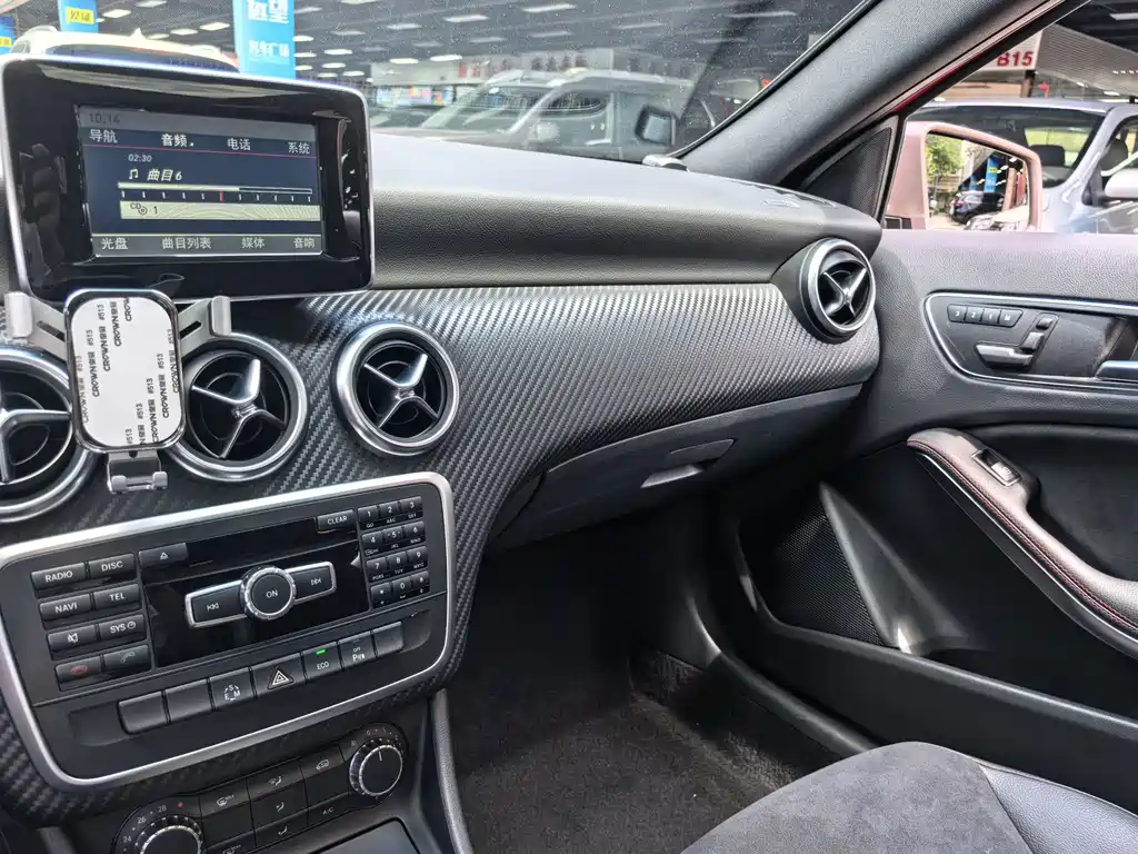 Mercedes-Benz A-Class 2015 — фото 20