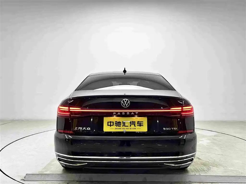 Volkswagen Passat 2021 — фото 19