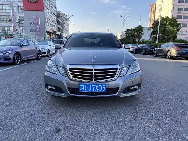 Mercedes-Benz E-Class 2010