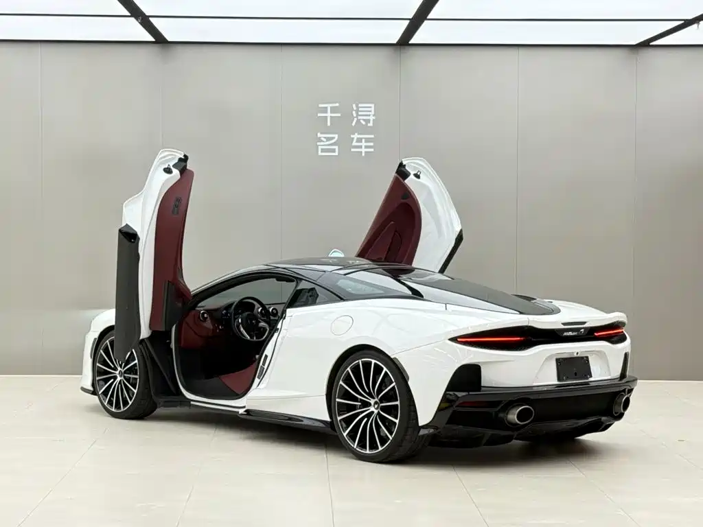 McLaren GT 2022 — фото 13