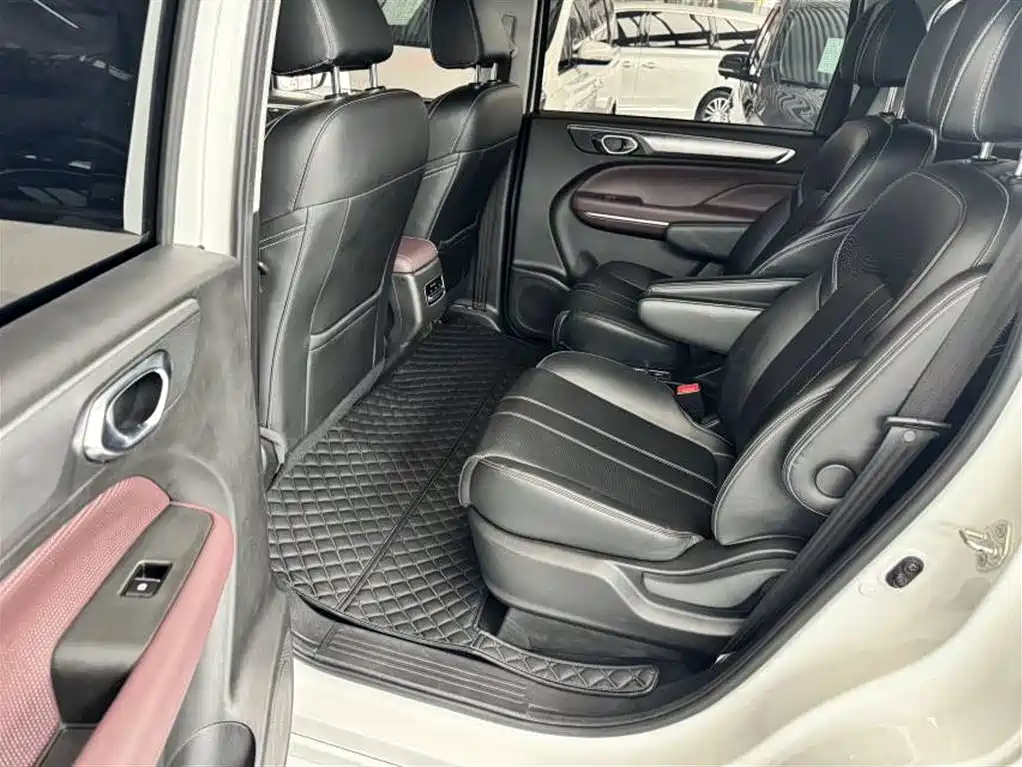 GAC Motor Trumpchi M6 2023 — фото 6