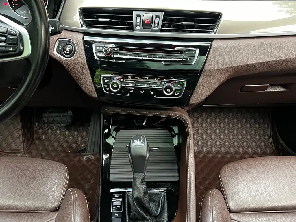 BMW X1 2017 — фото 13