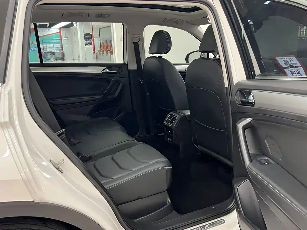 Volkswagen Tiguan L 2020 — фото 12