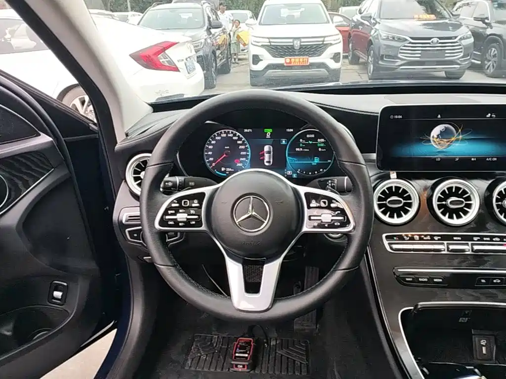 Mercedes-Benz C-Class 2019 — фото 11