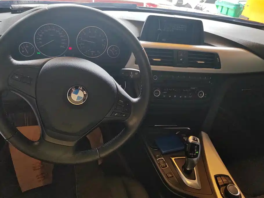 BMW 3 Series 2014 — фото 12