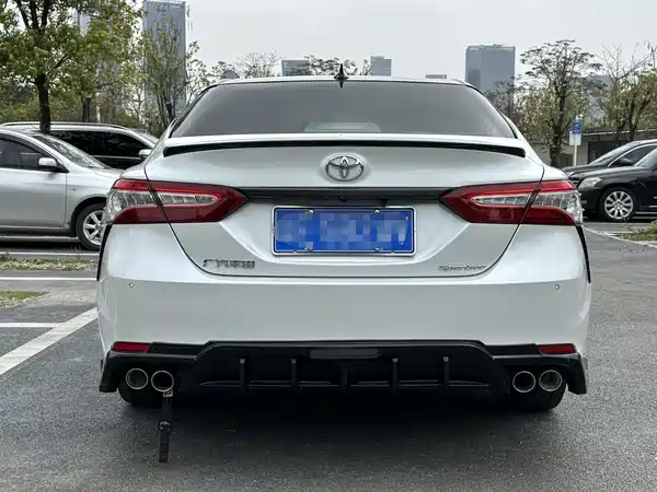 Toyota Camry 2021