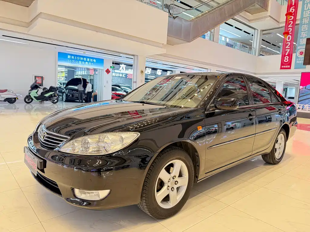 Toyota Camry 2005 — фото 1