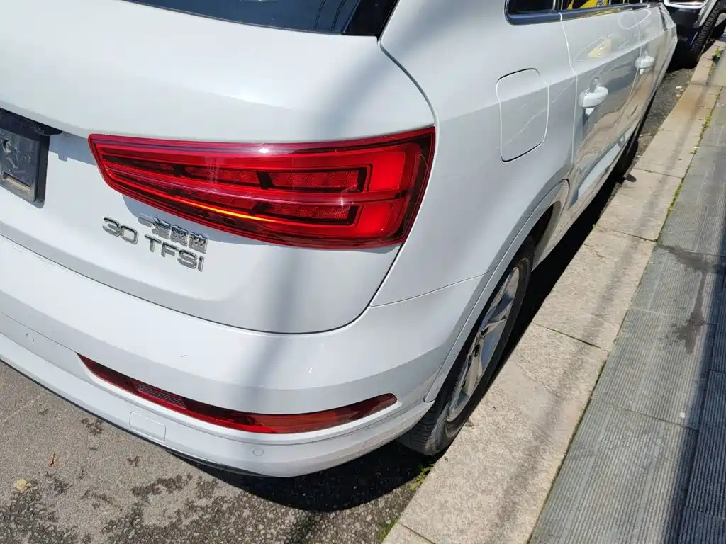 Audi Q3 2019 — фото 24
