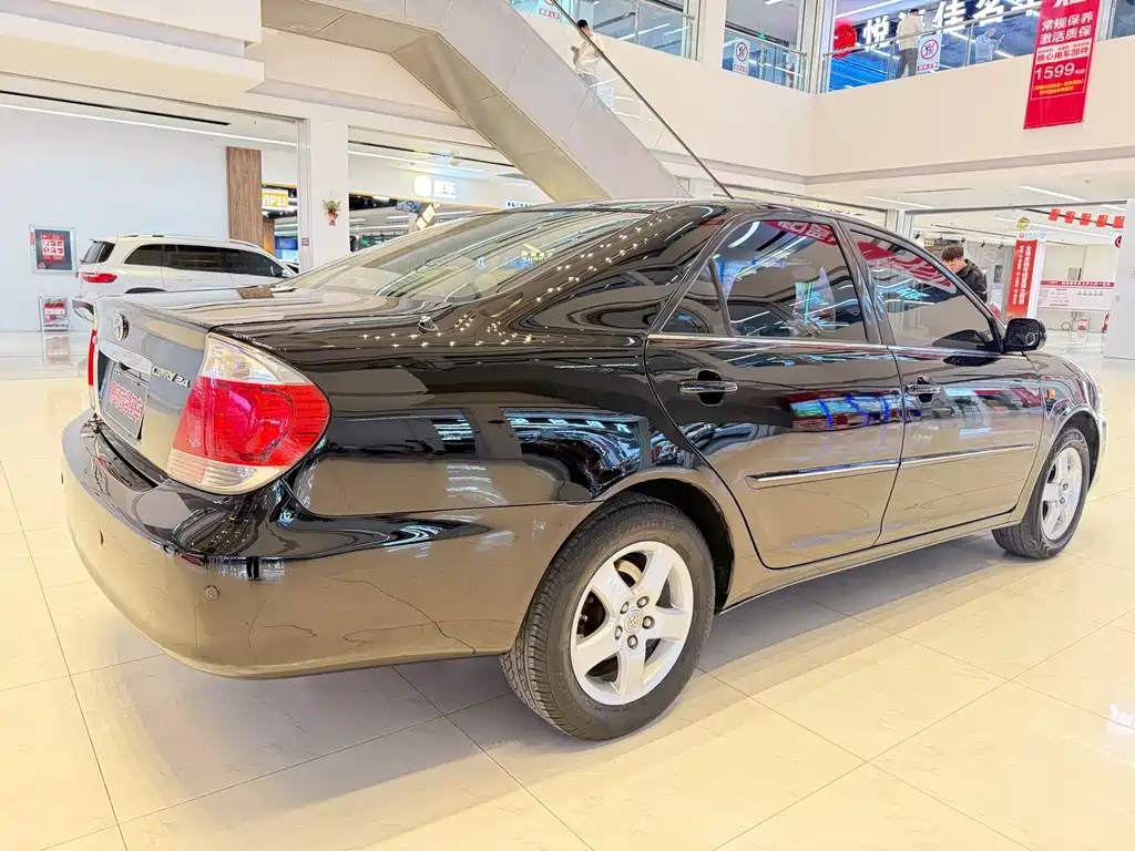 Toyota Camry 2005 — фото 10