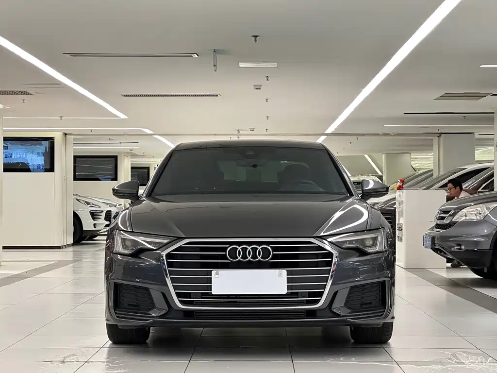 Audi A6L 2022