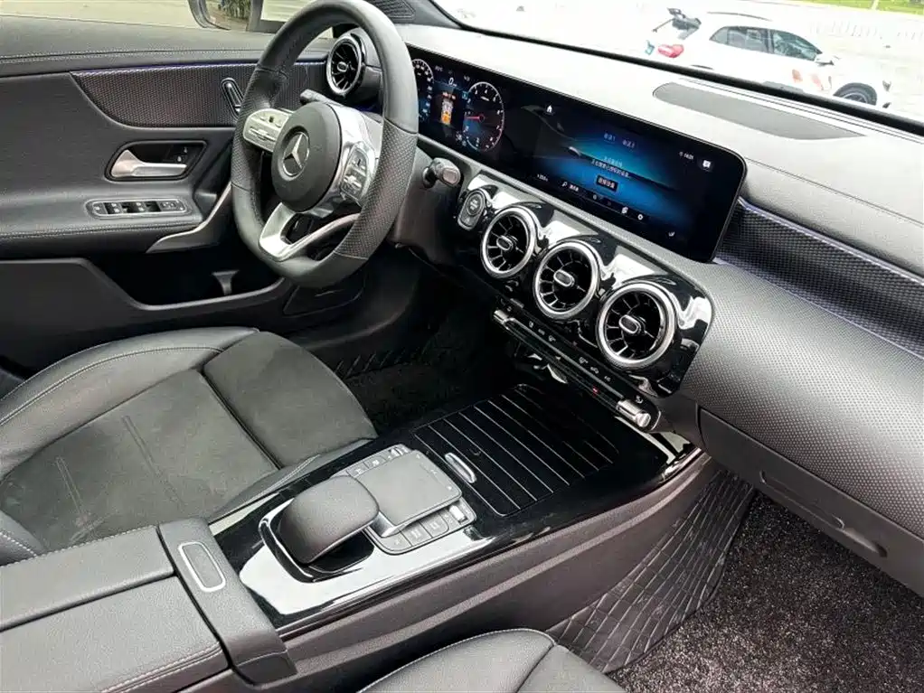 Mercedes-Benz A-Class 2020 — фото 14
