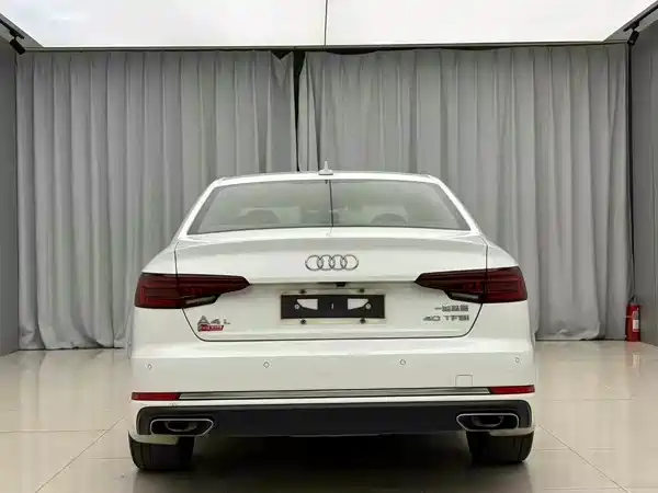Audi A4L 2018