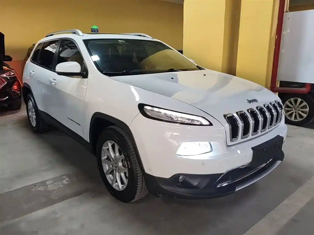Jeep Cherokee 2016 — фото 4