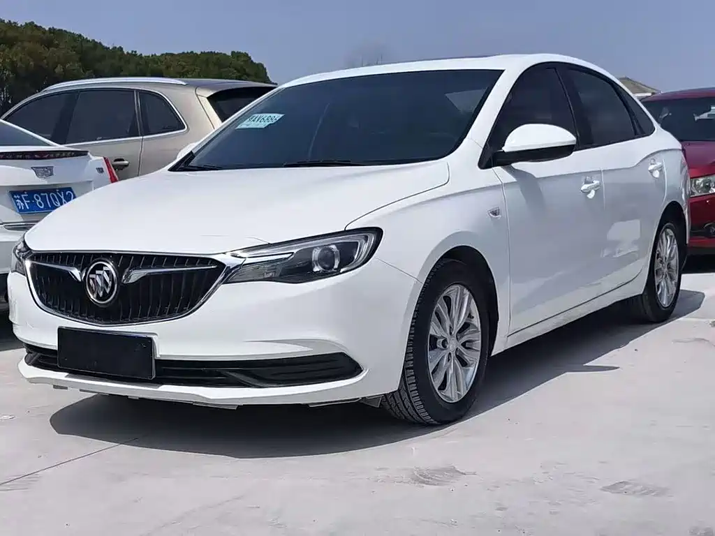 Buick Excelle 2018 — фото 1