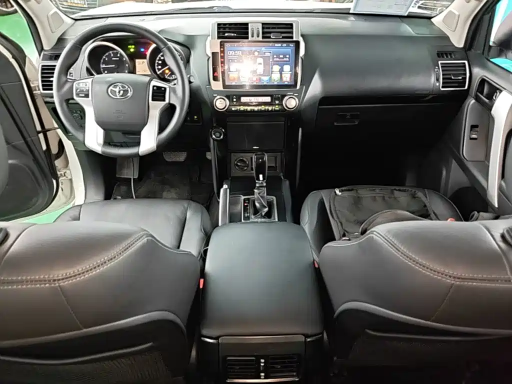 Toyota Prado 2017 — фото 10