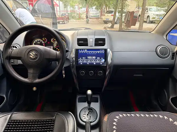 Suzuki Karma 2015