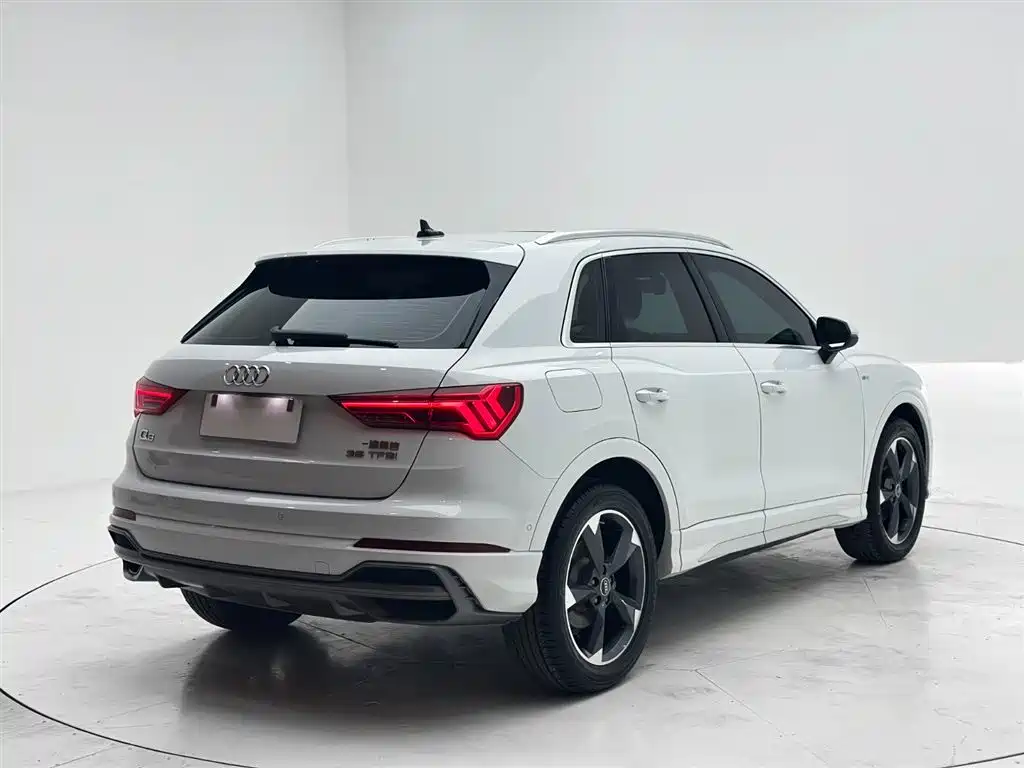 Audi Q3 2022 — фото 6