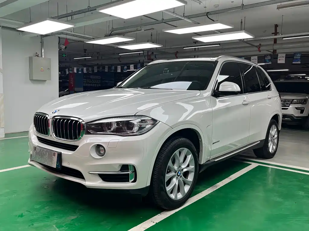 BMW X5 2018 — фото 1