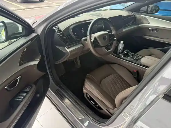 BYD Han 2025