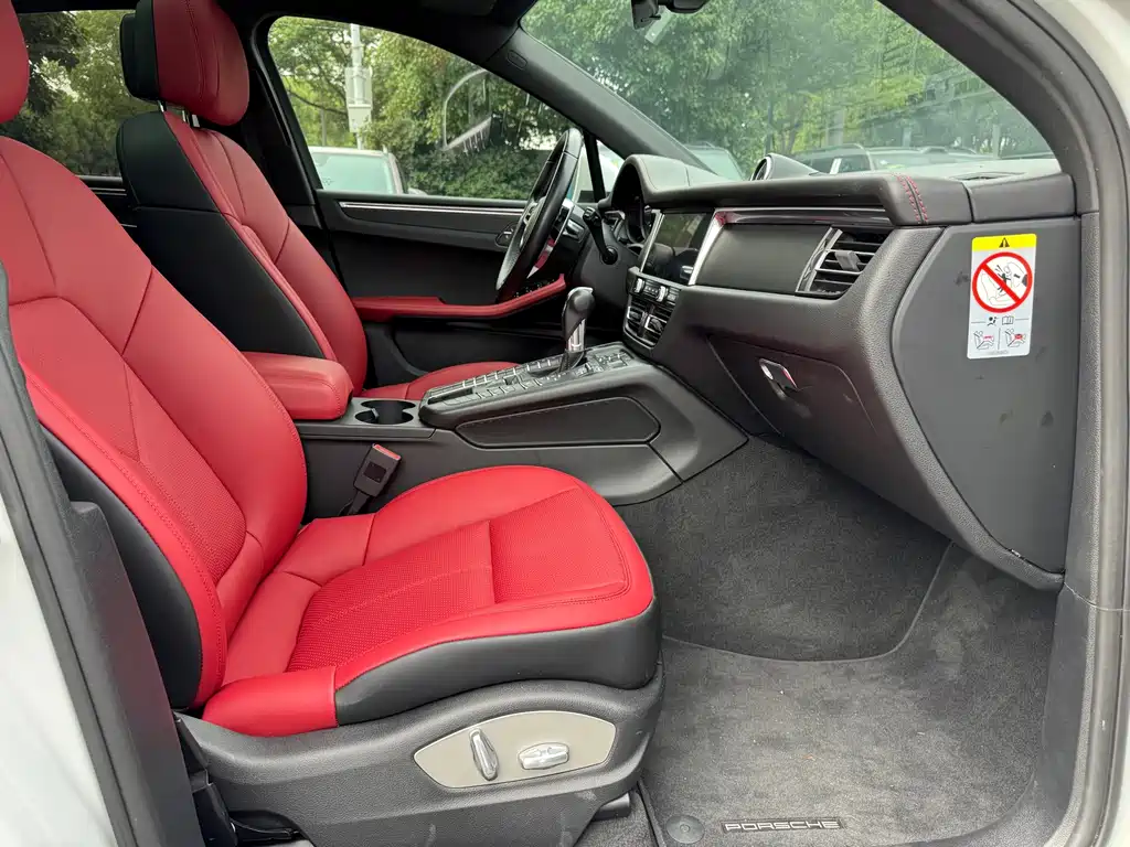 Porsche Macan 2019 — фото 19