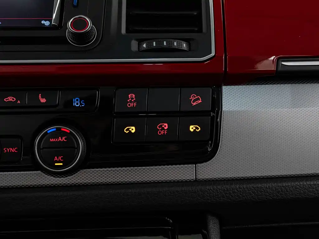 Volkswagen Multivan 2019 — фото 11