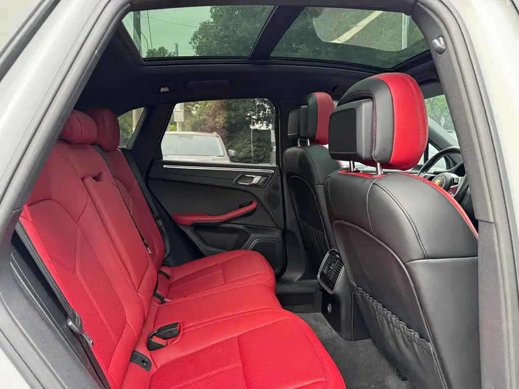 Porsche Macan 2019 — фото 17